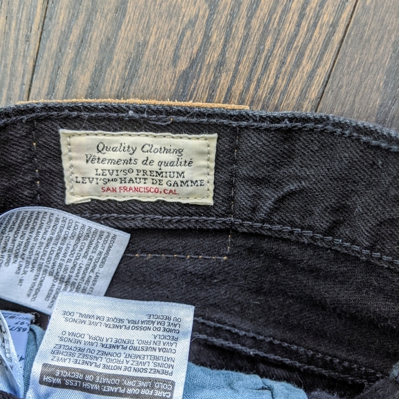 Black Levi Distressed HR Jean Shorts - Picture 2 of 6